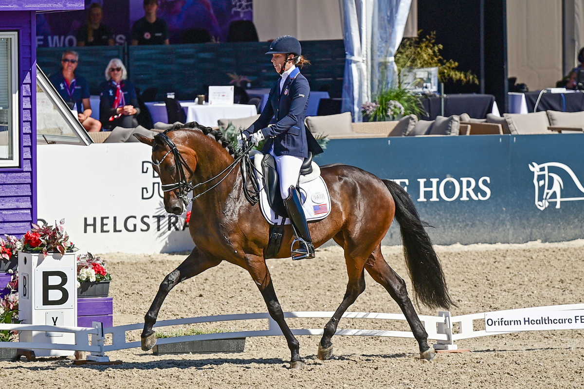 Kate Shoemaker riding Quiana