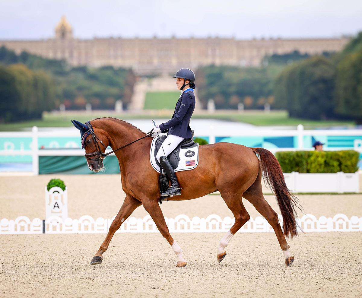 Fiona Howard and Diamond Dunes with the Palace of Versailles as the backdrop